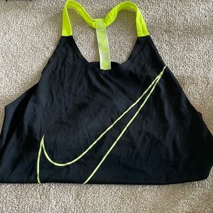 Nike medium tank